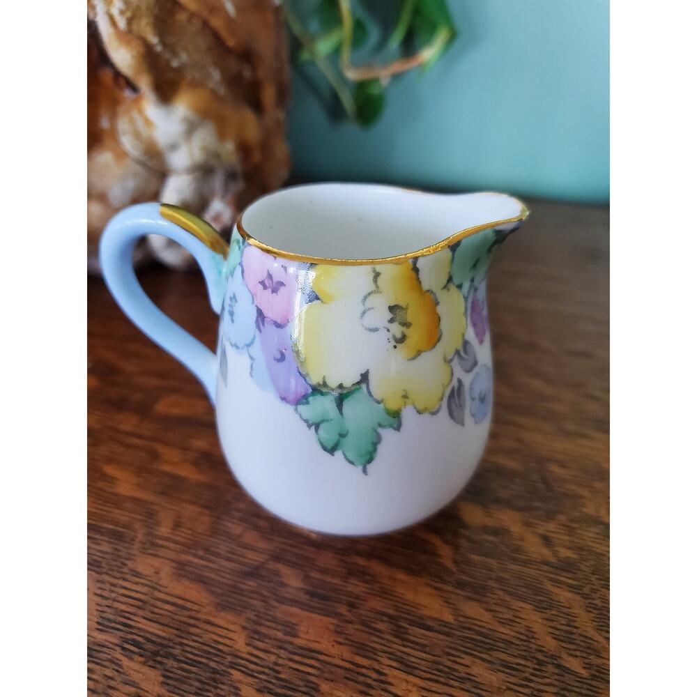 Vtg Crown Staffordshire Fine Bone China Mini Floral Creamer 22k gold